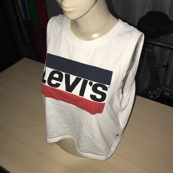 Levi's top - Picture 1 of 3